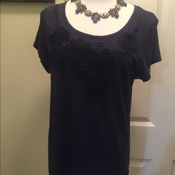 Dressbarn embroidered navy cap sleeve tee - Picture 6 of 6